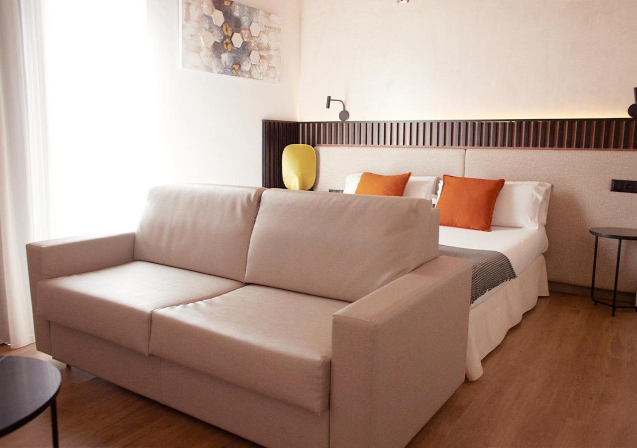 Isa Sevilla Suites Екстериор снимка