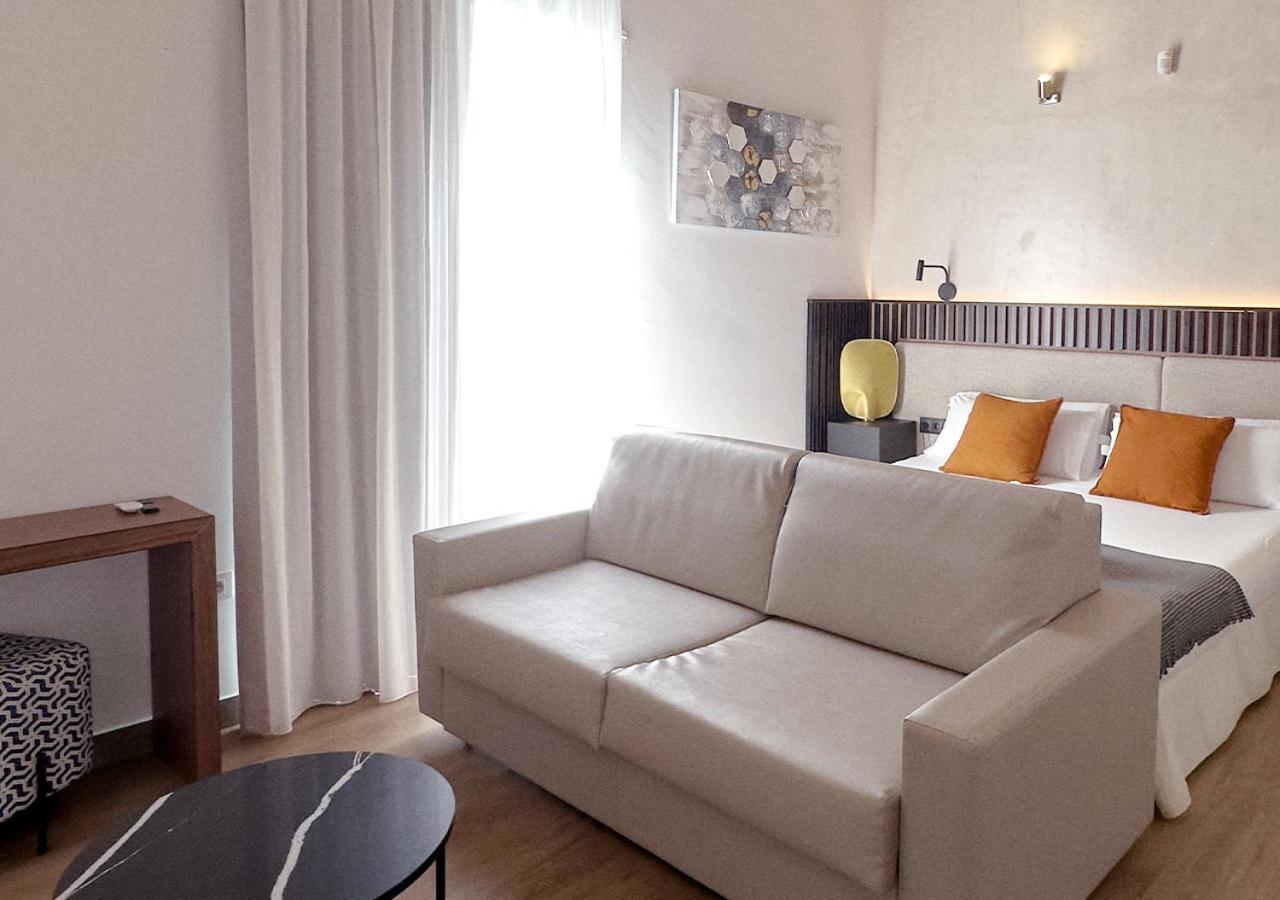 Isa Sevilla Suites Екстериор снимка