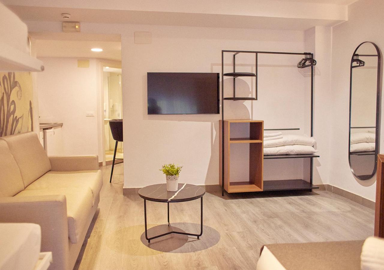 Isa Sevilla Suites Екстериор снимка